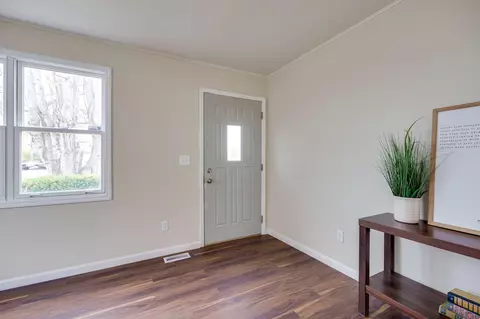 701 S Burnett Rd, Springfield, OH 45505 photo 5