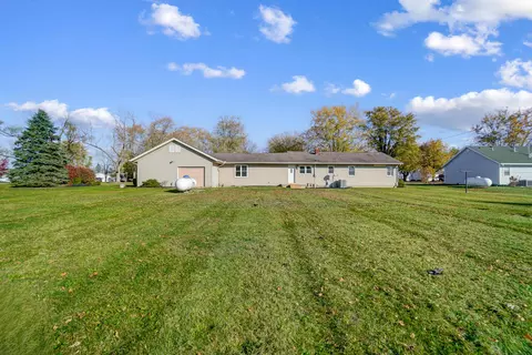 Exterior - 281 Dorman Dr, Sidney, OH 45365 photo 4 of 8