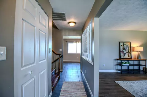 Entry Way - 1212 Stephens Rd, Sidney, OH 45365 photo 2 of 4
