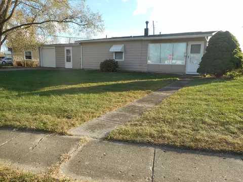200 Fenwick Dr, New Carlisle, OH 45344