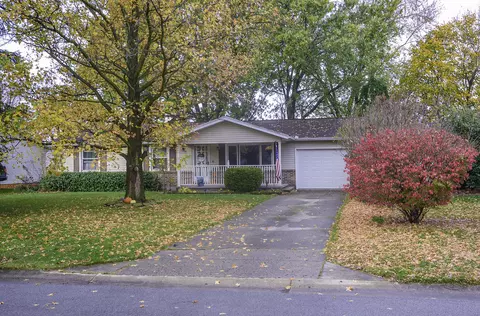 1013 Court St, Wapakoneta, OH 45895