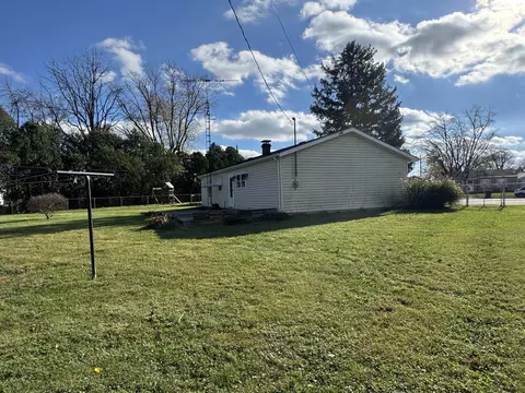 Exterior - 2032 Gridley Ct, Springfield, OH 45505 photo 3 of 9