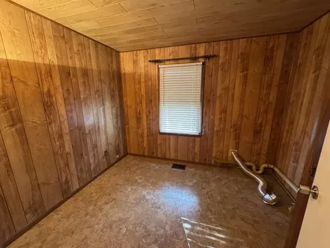 Bedroom - 2032 Gridley Ct, Springfield, OH 45505 photo 3 of 3