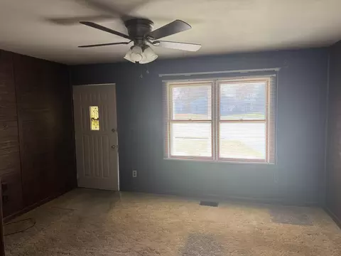 Living - 2032 Gridley Ct, Springfield, OH 45505 photo 2 of 2