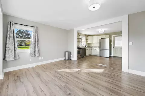 Living - 2532 Dowden Ln, Dayton, OH 45420 photo 5 of 5