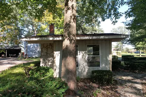 Exterior - 1000 Baker Dr, Celina, OH 45822 photo 17 of 21