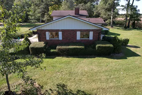Exterior - 1000 Baker Dr, Celina, OH 45822 photo 6 of 21