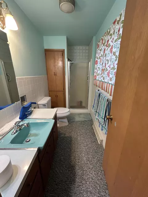 Bath - 1000 Baker Dr, Celina, OH 45822 photo 3 of 5