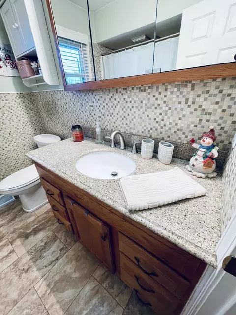 Bath - 406 Hall Ave, Sidney, OH 45365 photo 2 of 2