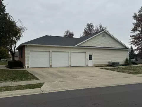 1500 Westbury Dr, Celina, OH 45822 photo 2