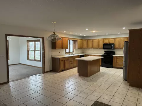 1500 Westbury Dr, Celina, OH 45822 photo 3