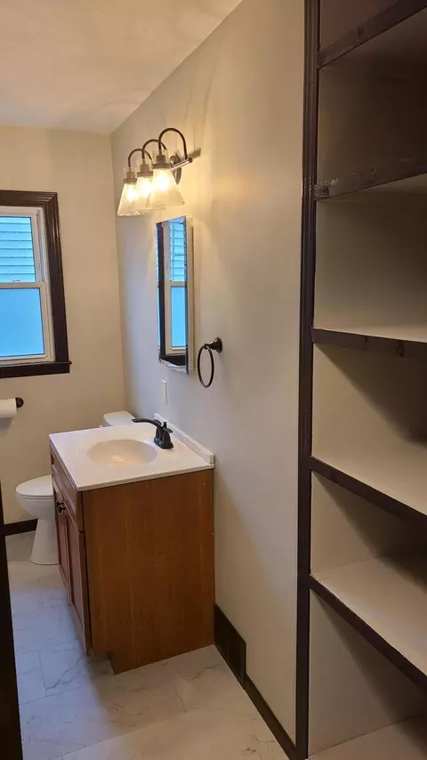 Bath - 616 N Mill St, Celina, OH 45822 photo 2 of 3