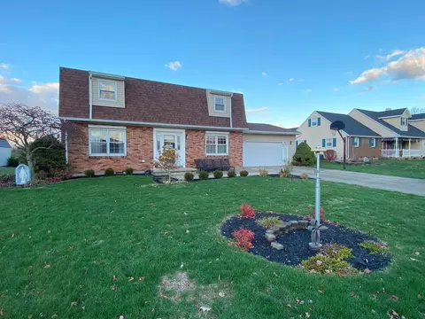 112 Debra Dr, Botkins, OH 45306