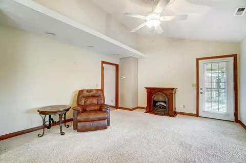 1874 Willow Lakes Dr, Springfield, OH 45502 photo 8