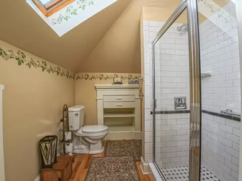 Bath - 1403 N Lowry Ave, Springfield, OH 45504 photo 4 of 6