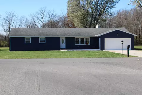 5822 Lake, Greenville, OH 45331