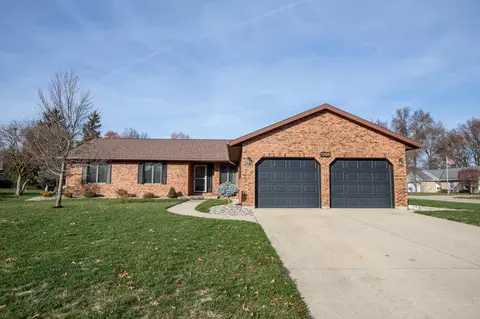 1305 Canterbury Dr, Celina, OH 45822