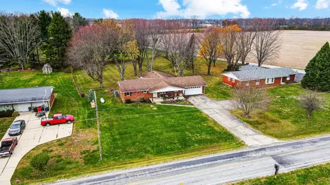 5021 Old Clifton Rd, Springfield, OH 45502 photo 2