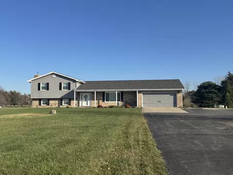 1450 Funderburg Rd, New Carlisle, OH 45344