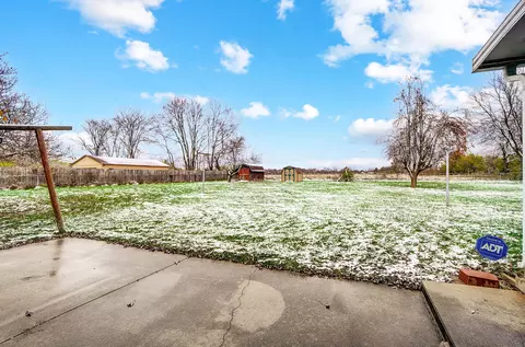 Exterior - 6484 Manete St, Springfield, OH 45502 photo 7 of 10
