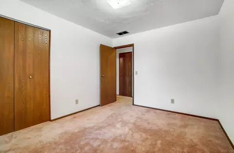 Bedroom - 6484 Manete St, Springfield, OH 45502 photo 7 of 9