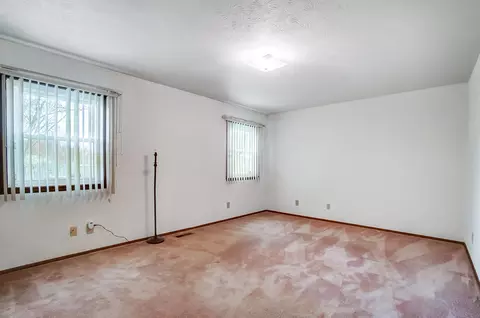 Bedroom - 6484 Manete St, Springfield, OH 45502 photo 1 of 9