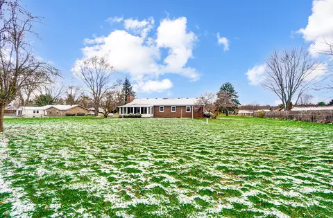 Exterior - 6484 Manete St, Springfield, OH 45502 photo 5 of 10