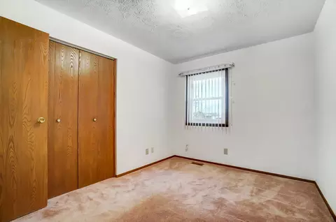 Bedroom - 6484 Manete St, Springfield, OH 45502 photo 9 of 9