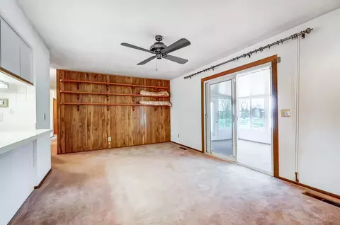 Living - 6484 Manete St, Springfield, OH 45502 photo 6 of 7
