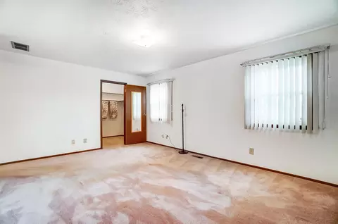 Bedroom - 6484 Manete St, Springfield, OH 45502 photo 3 of 9