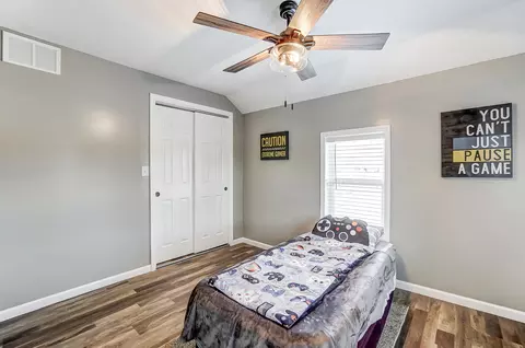 Bedroom - 4040 Upper Valley Pike, Springfield, OH 45502 photo 3 of 4