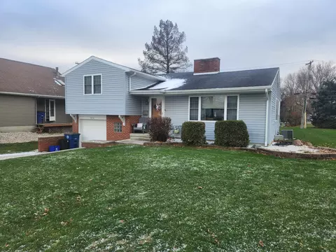 875 Hillcrest Dr, Saint Marys, OH 45885