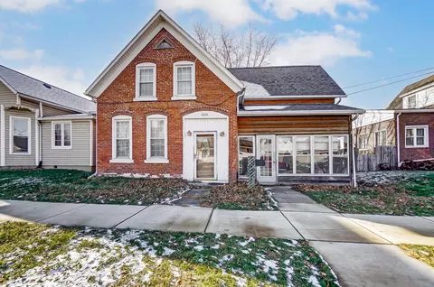 409 Perry St, Wapakoneta, OH 45895