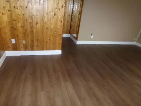 Living - 360 Gruen Dr, Springfield, OH 45505 photo 2 of 2