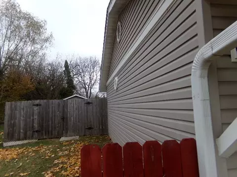 Exterior - 360 Gruen Dr, Springfield, OH 45505 photo 2 of 4