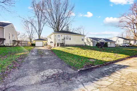 94 Elmwood Ave, Troy, OH 45373