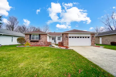218 Phillips Dr, Wapakoneta, OH 45895