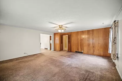 Living - 846 Spruce Ave, Sidney, OH 45365 photo 2 of 3