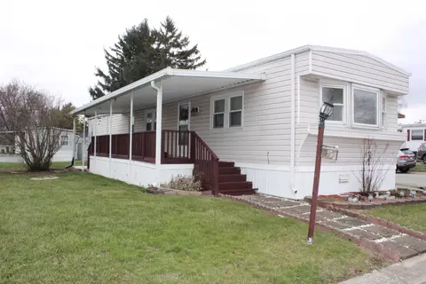 137 Solar Dr, Tipp City, OH 45371