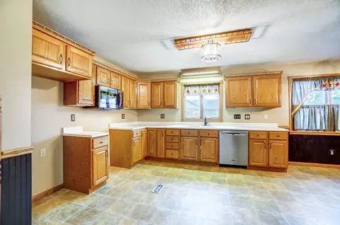 1384 Michael Ave, Celina, OH 45822 photo 17
