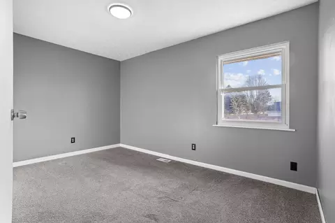 Bedroom - 1817 Villa Rd, Springfield, OH 45503 photo 5 of 6