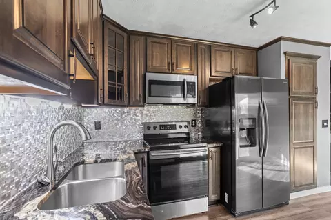 Kitchen - 1817 Villa Rd, Springfield, OH 45503 photo 3 of 4