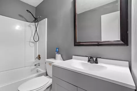 Bath - 1817 Villa Rd, Springfield, OH 45503 photo 1 of 3