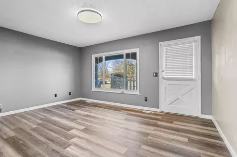 Living - 1817 Villa Rd, Springfield, OH 45503 photo 1 of 3
