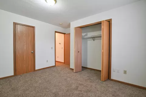 Bedroom - 2921 Caldwell St, Springfield, OH 45503 photo 6 of 9