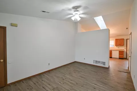 Living - 2921 Caldwell St, Springfield, OH 45503 photo 1 of 4