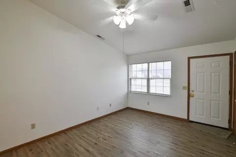 Living - 2921 Caldwell St, Springfield, OH 45503 photo 4 of 4