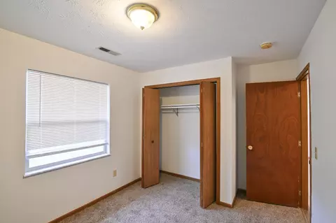Bedroom - 2921 Caldwell St, Springfield, OH 45503 photo 2 of 9