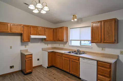 Kitchen - 2921 Caldwell St, Springfield, OH 45503 photo 2 of 4