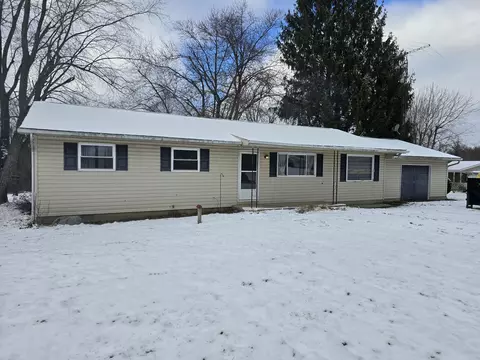 4314 Holiday Ln, Bellefontaine, OH 43311